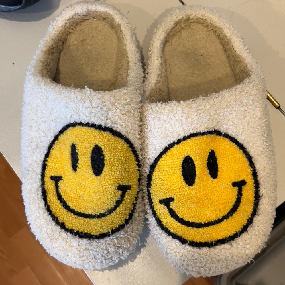 Alter’d State Women’s Smiley Face Slippers.  Good condition.